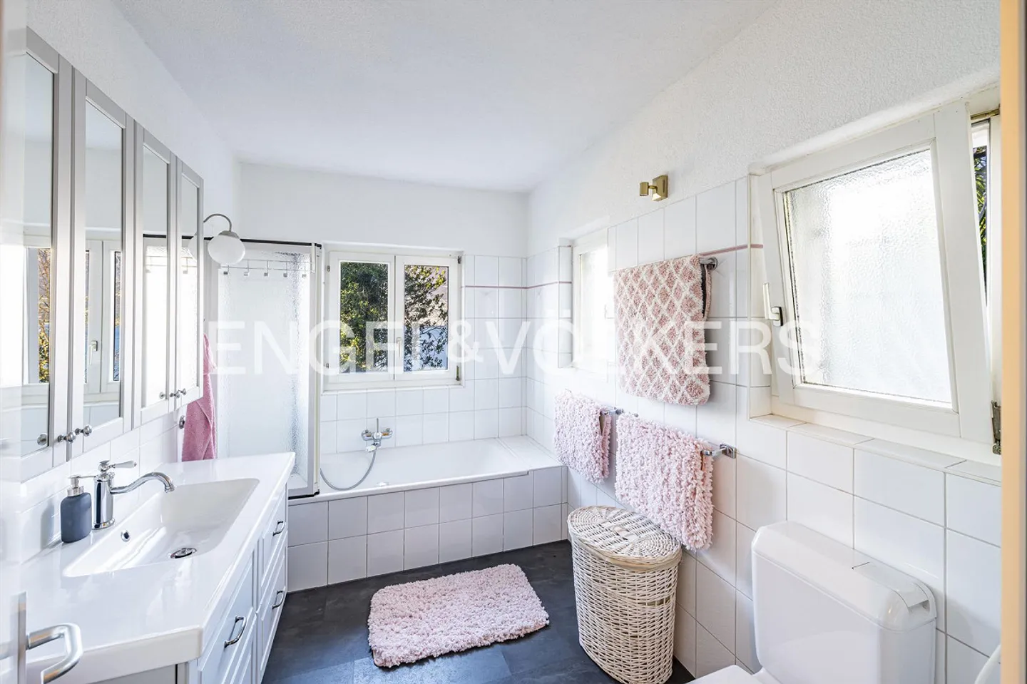 A Hidden Paradise on Lake Maggiore - Photo 11 of 14