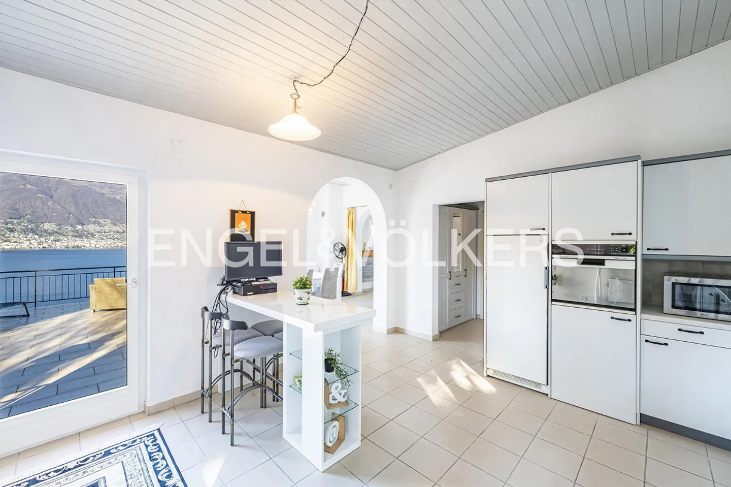 A Hidden Paradise on Lake Maggiore - Photo 8 of 14