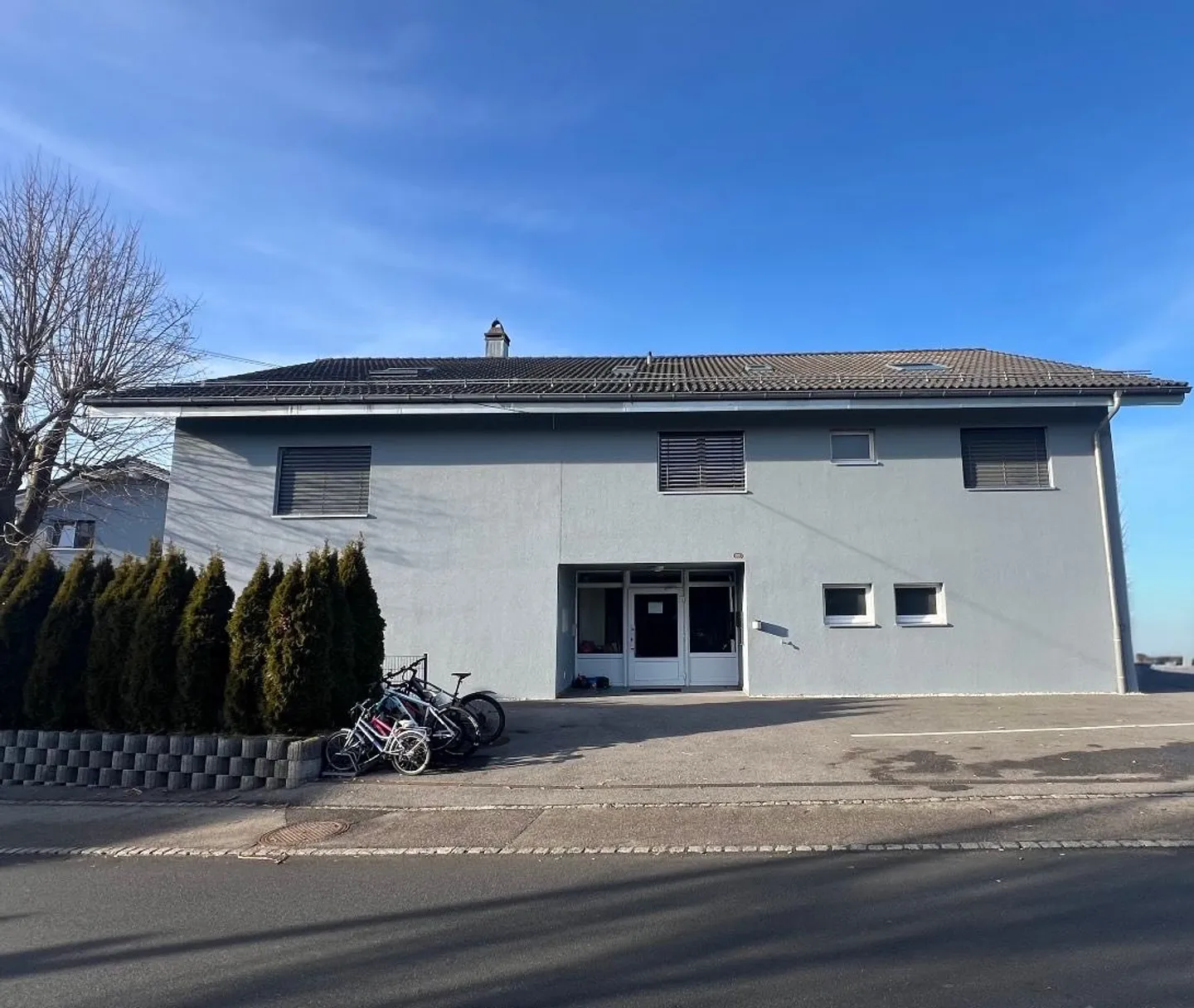 Residential building with 16 rooms - Photo 2 of 11