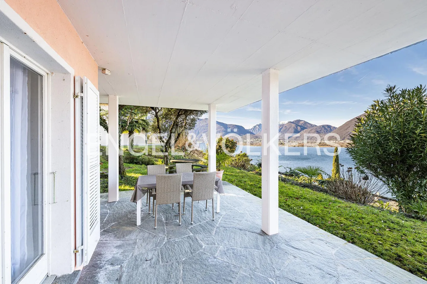 A Hidden Paradise on Lake Maggiore - Photo 12 of 14