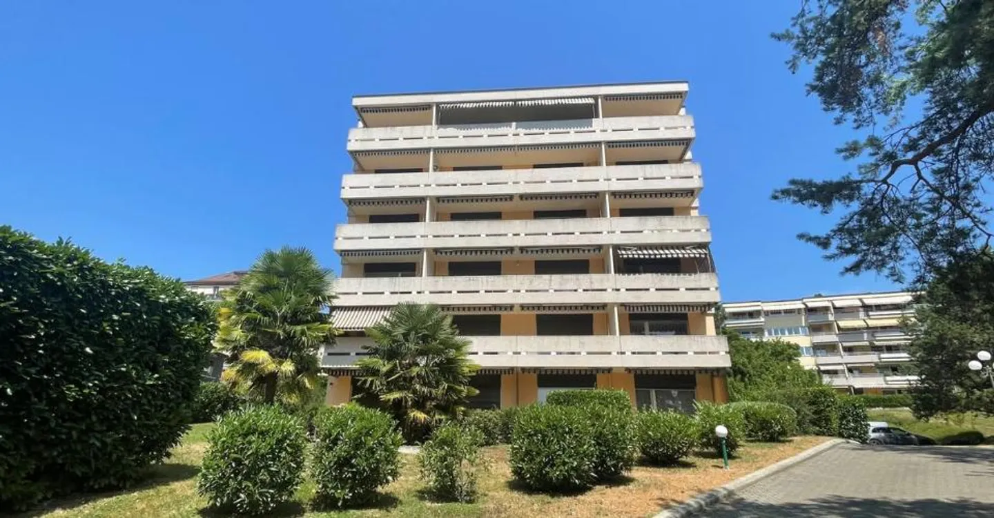 Appartement Charmant avec Vue sur le Lac - Photo 2 sur 8