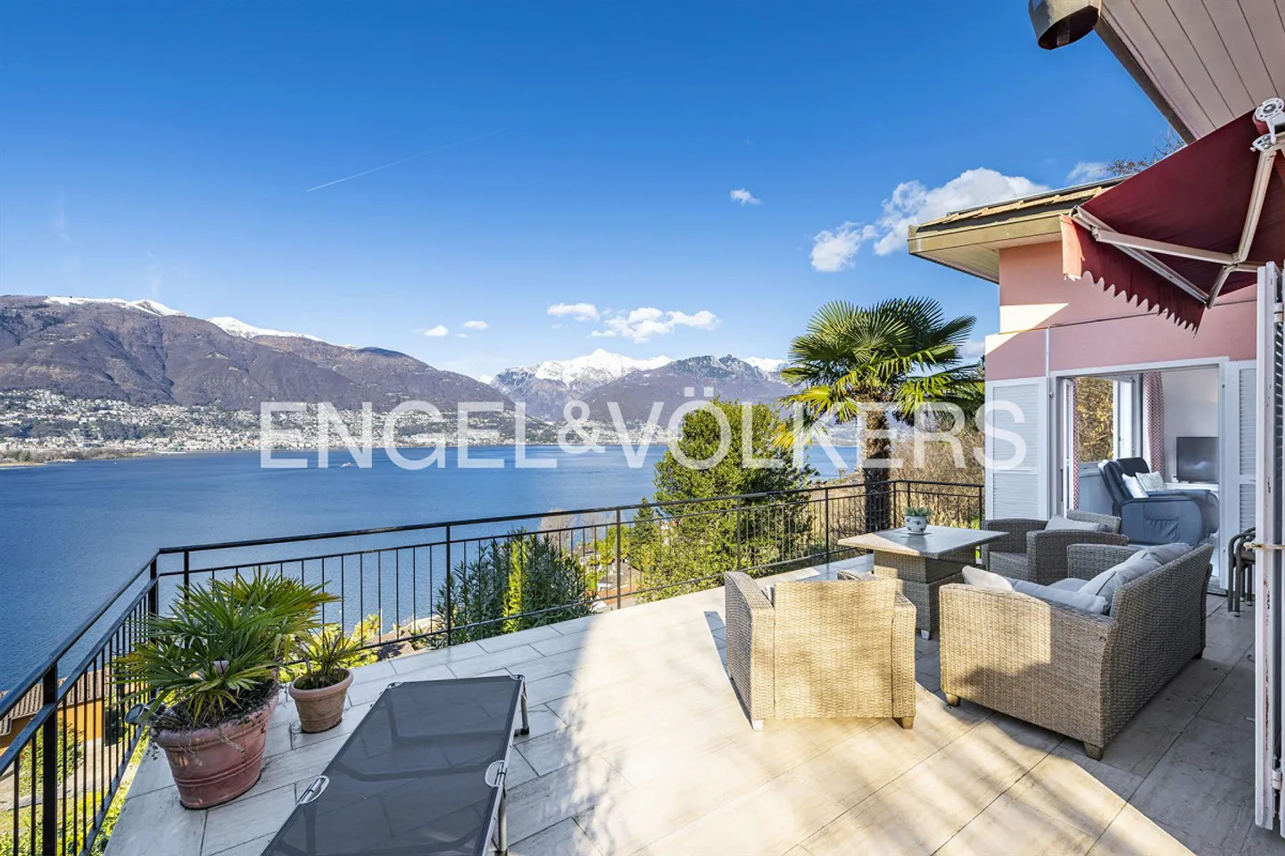 A Hidden Paradise on Lake Maggiore - Photo 13 of 14