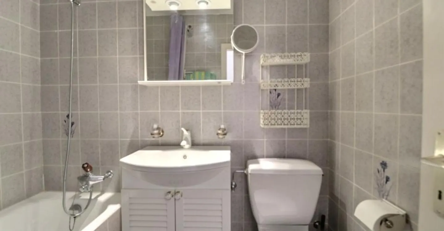 Appartement Charmant avec Vue sur le Lac - Photo 8 sur 8