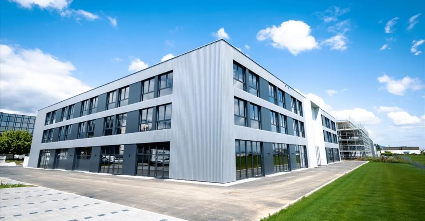 Nuovo a Gland - Grande superficie commerciale - industriale / 600m2 - Foto 1 di 12