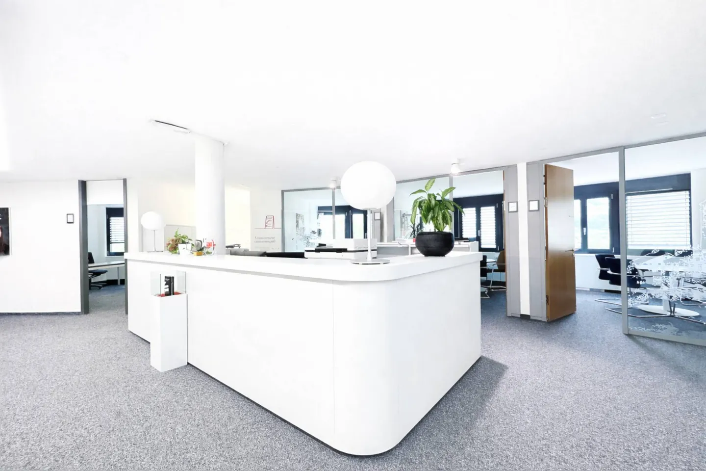 Bureaux de 470 m2 à louer au centre de Sion - Photo 2 sur 2
