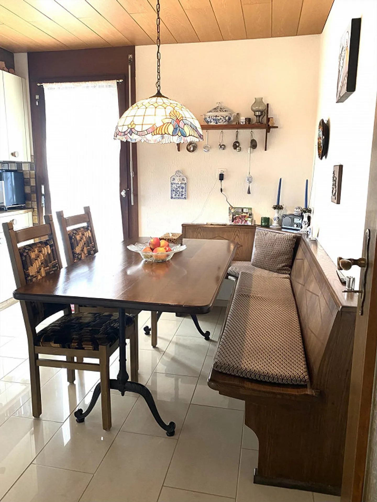 Attraente casa di 9 1/2 stanze con 2 appartamenti e terreno edificabile (proprietà d'investimento) - Foto 14 di 21