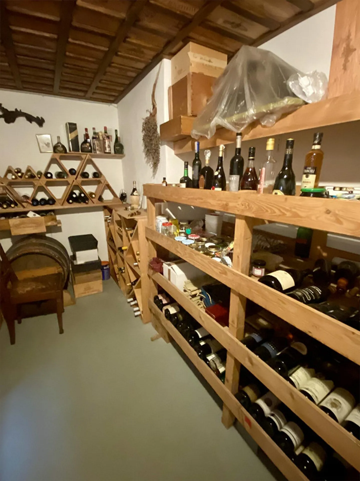 Attraente casa di 9 1/2 stanze con 2 appartamenti e terreno edificabile (proprietà d'investimento) - Foto 16 di 21