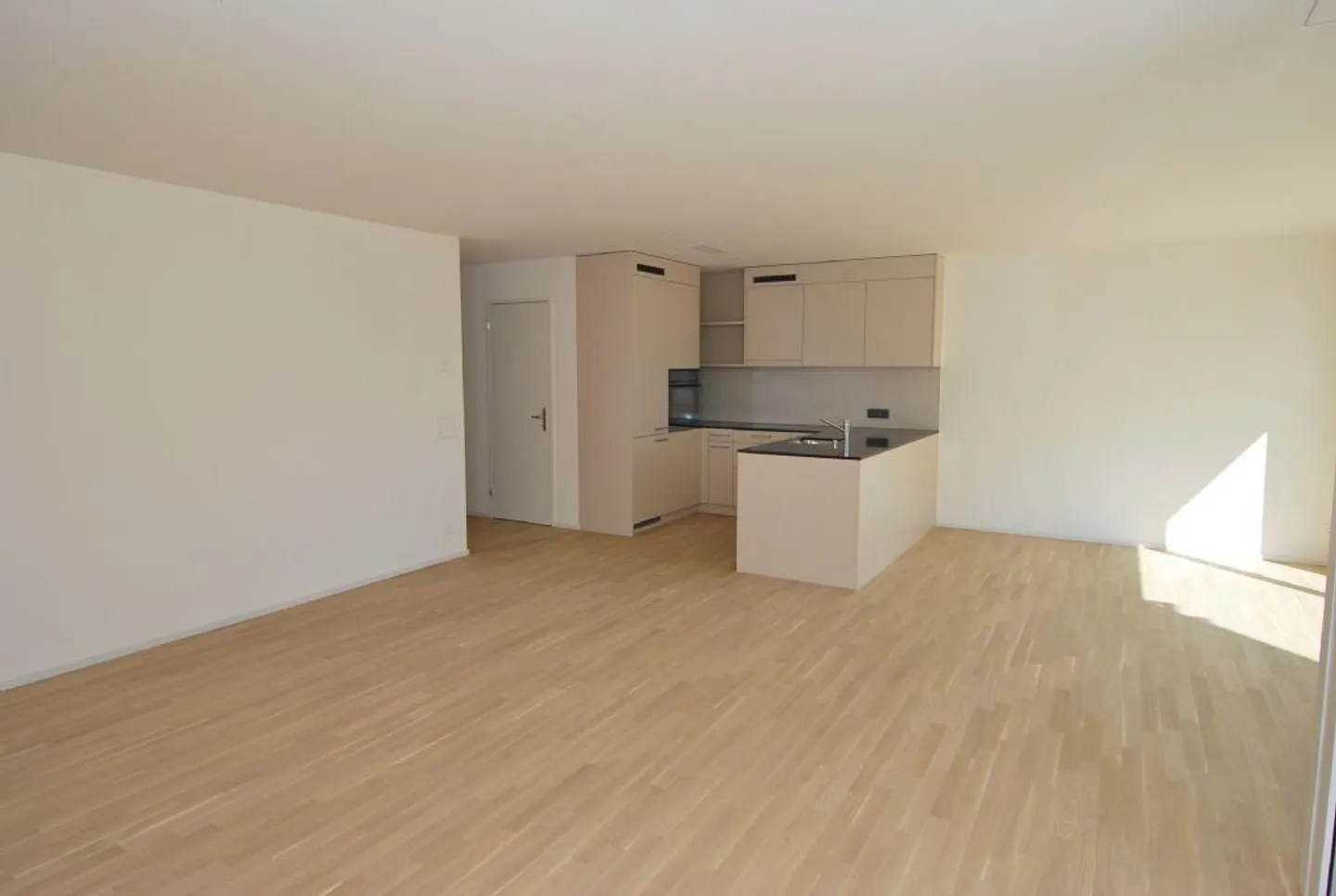 GARDEN APARTMENT | SUNNY | NEAR HALLWILERSEE - Photo 5 of 12