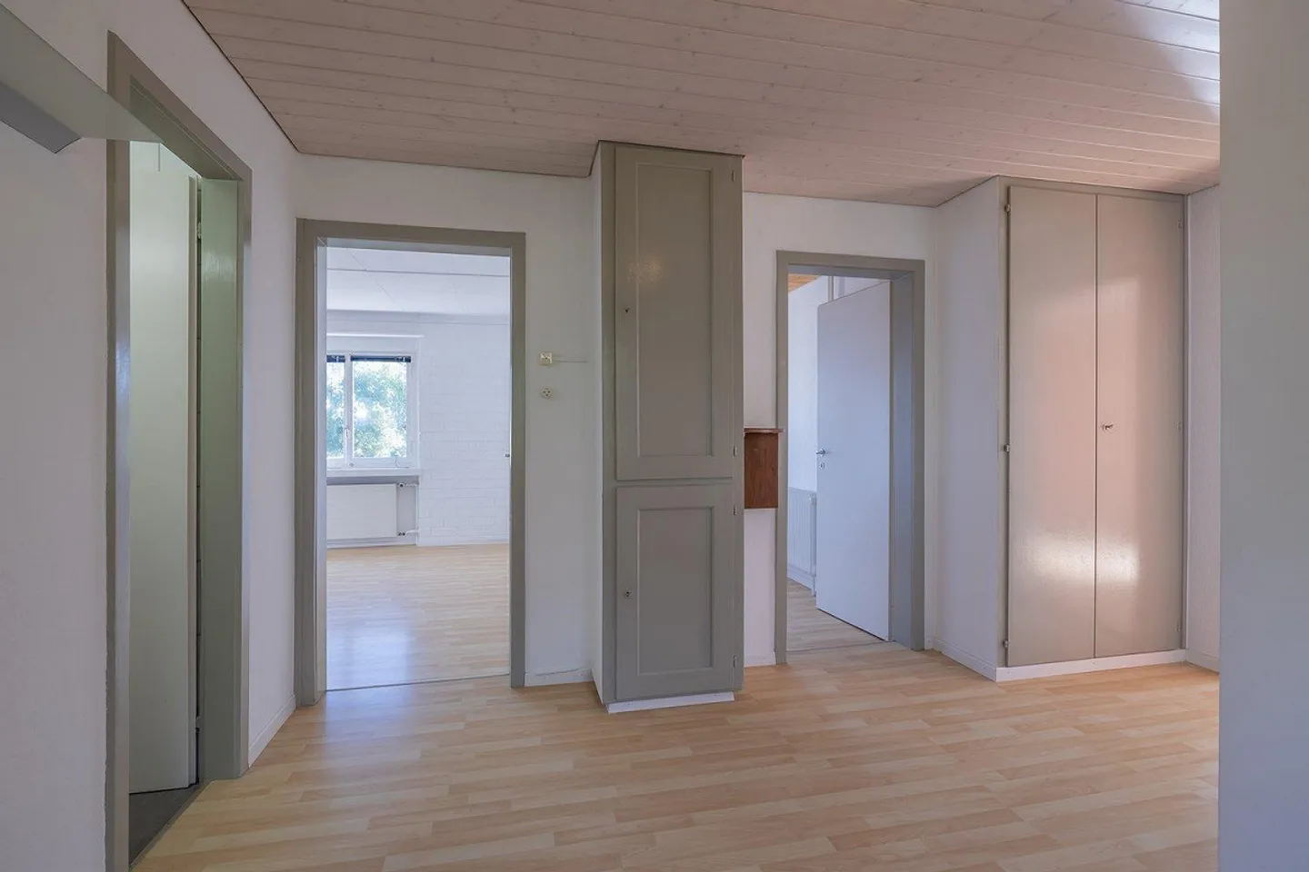 Appartamento affascinante 3.5 locali in una posizione tranquilla a Belp - Foto 3 di 8