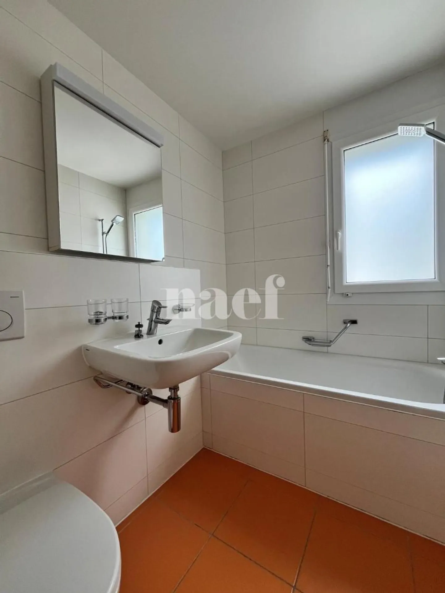Appartement spacieux dans quartier résidentiel - Photo 5 sur 7
