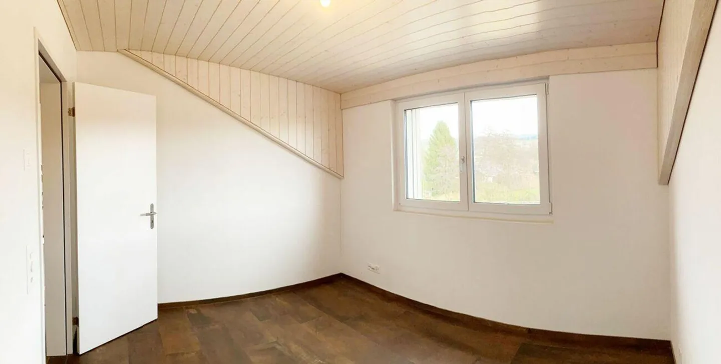 3.5-room attic apartment with wonderful lake view! - Photo 6 of 13