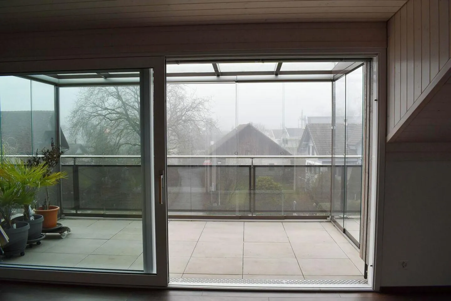 3.5-room attic apartment with wonderful lake view! - Photo 4 of 13