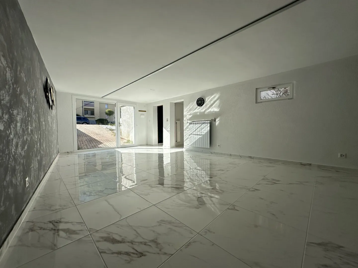 Maison individuelle avec possibilité d'activité indépendante et grande terrasse - Foto 20 di 21