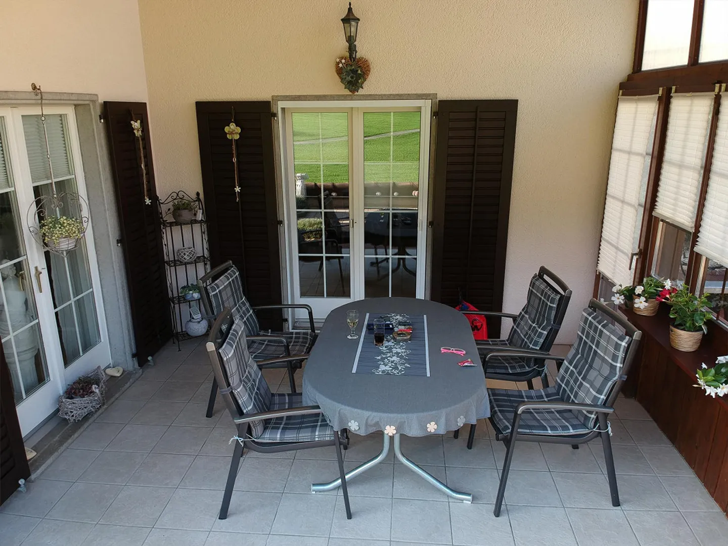 Well-maintained terrace house in a quiet residential area - Photo 11 of 14
