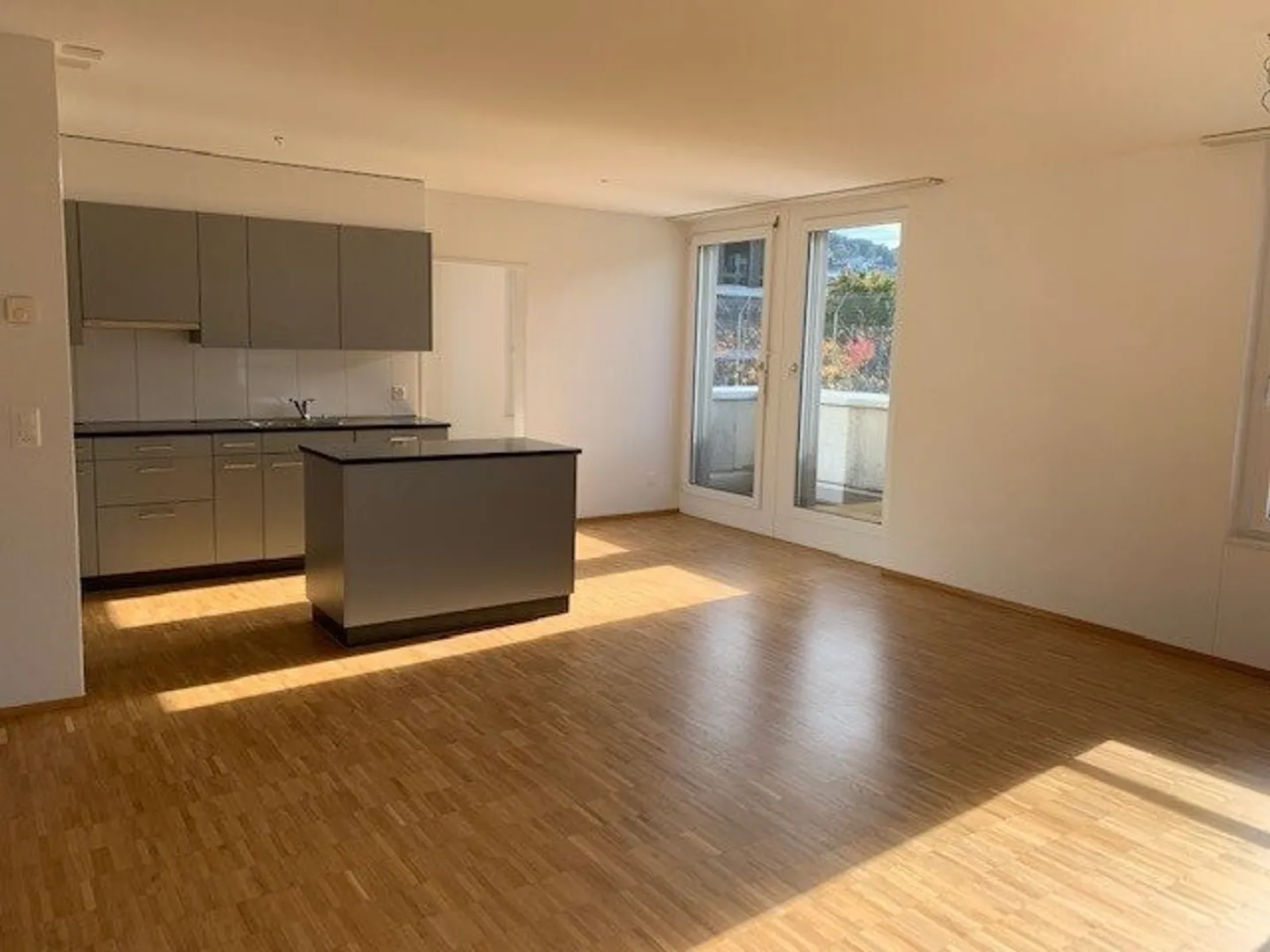 Modern Living - 3.5 Room Apartment - Photo 3 of 9