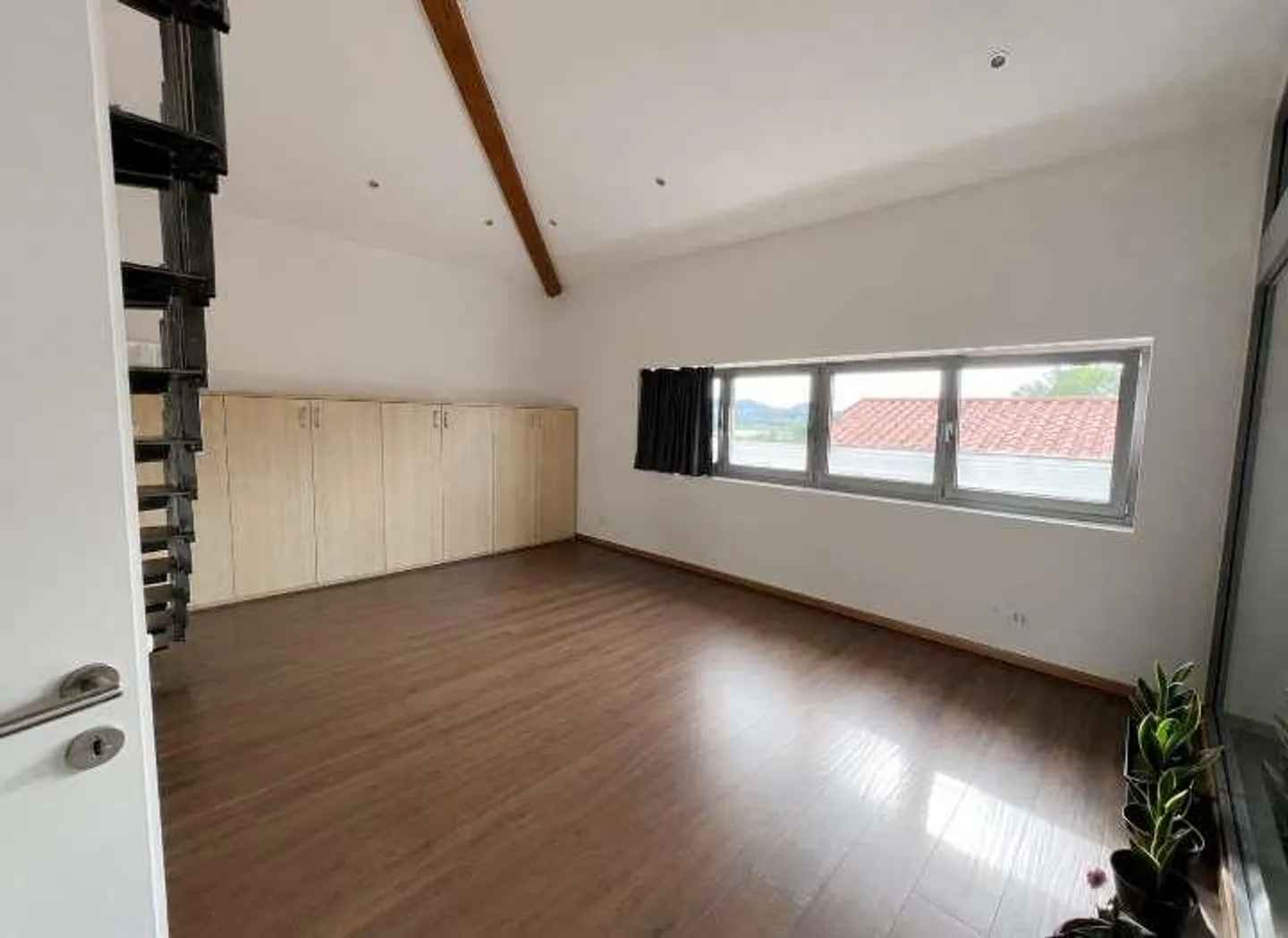 Bell'appartamento di 3,5 stanze con galleria e vista sui vigneti - C - Foto 5 di 11