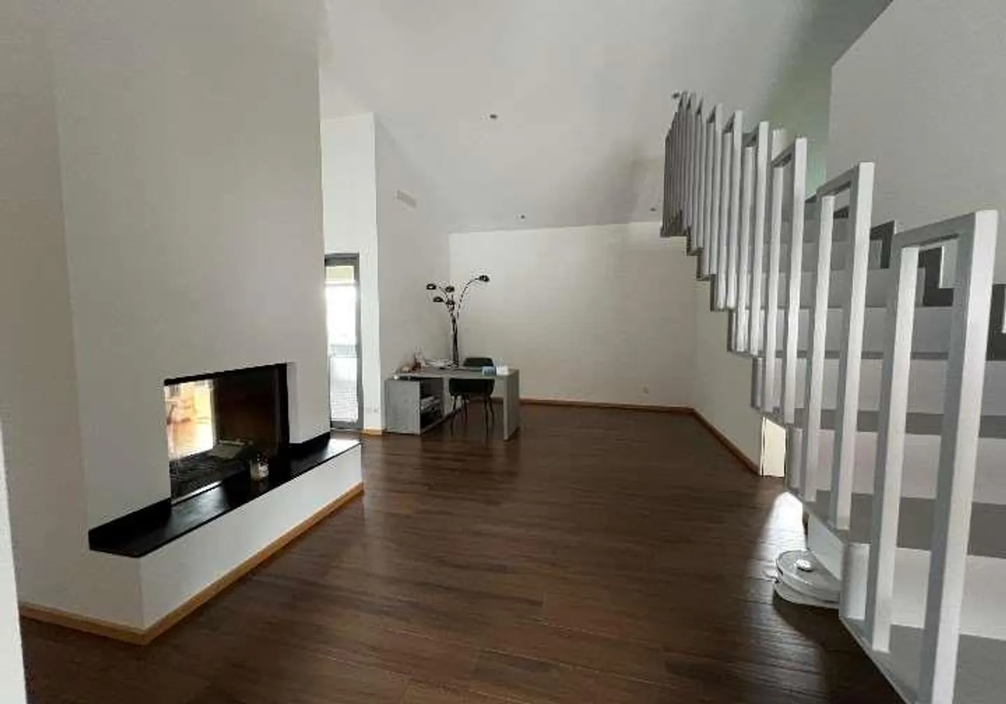 Bell'appartamento di 3,5 stanze con galleria e vista sui vigneti - C - Foto 7 di 11