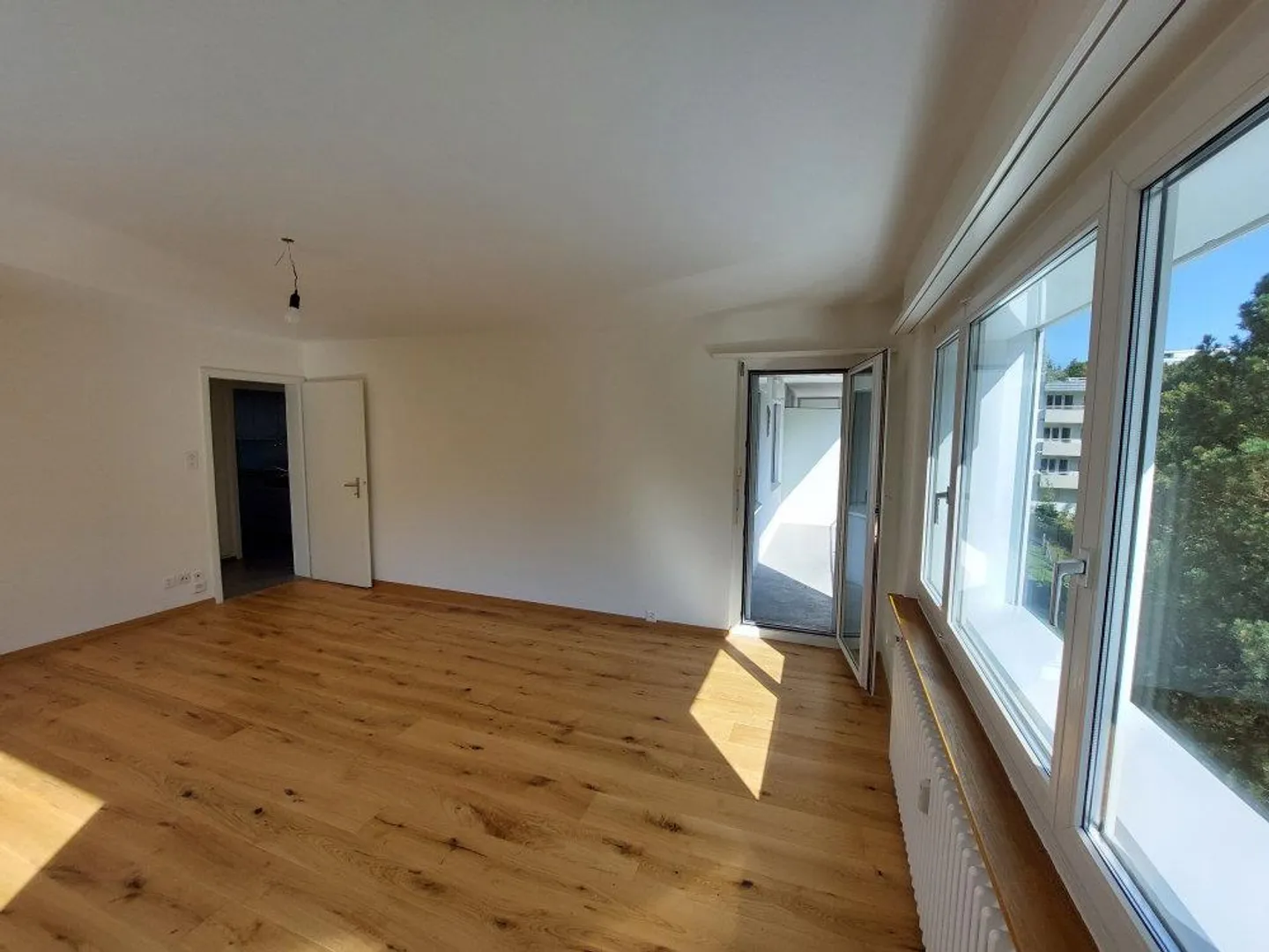 Bright 4-room apartment, modern, renovated - Photo 3 of 23