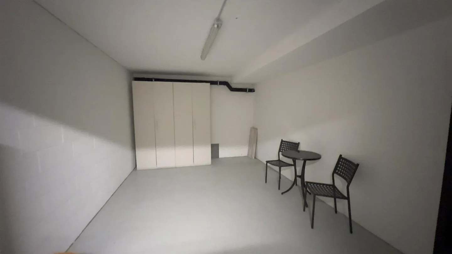 Modern 3.5-room apartment with garage in Cadro - Photo 8 of 9