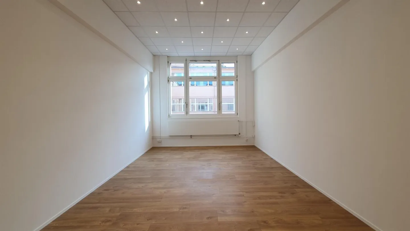 Very nice bright office or great practice - Photo 3 of 8