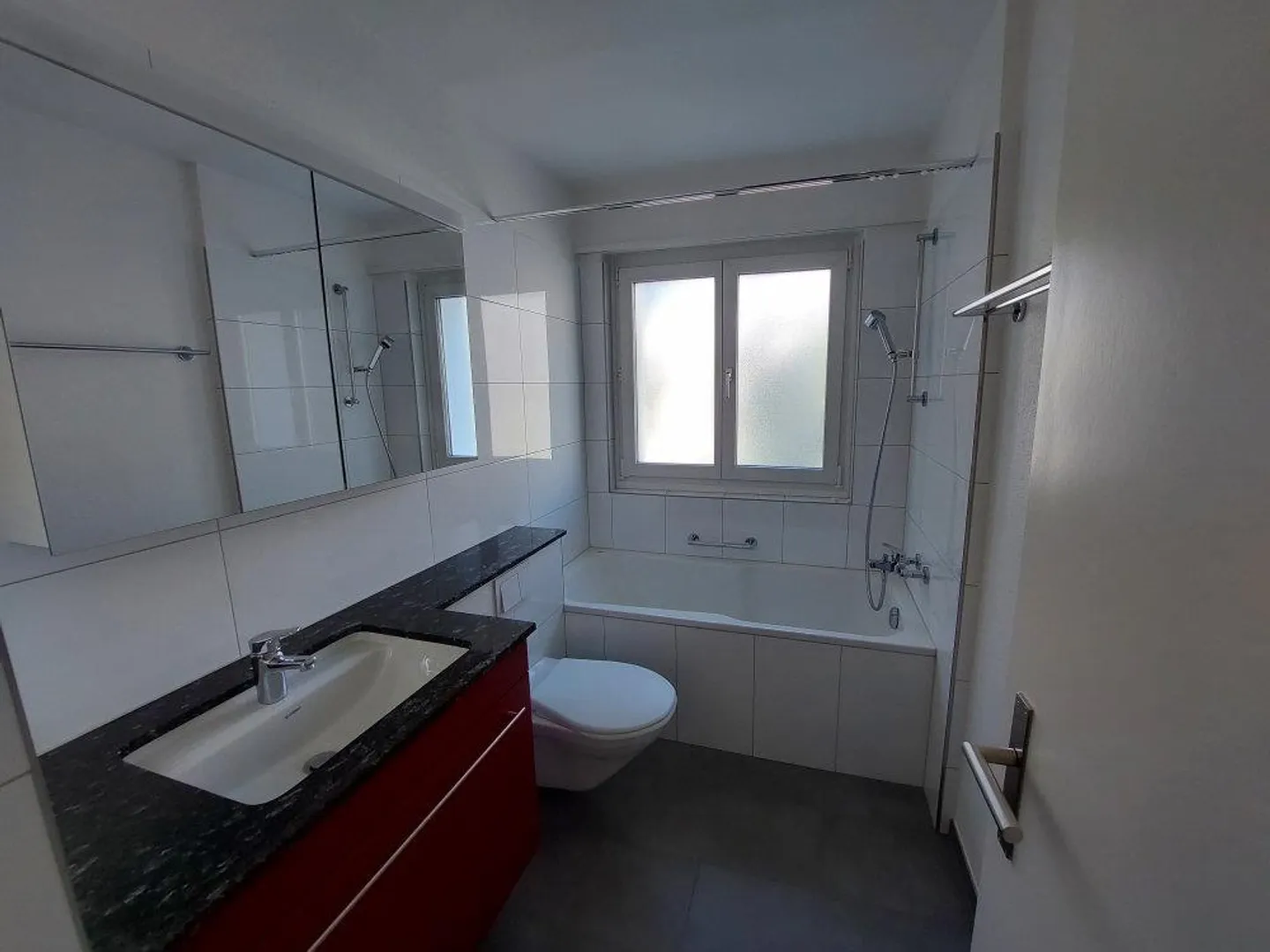 Bright 4-room apartment, modern, renovated - Photo 11 of 23