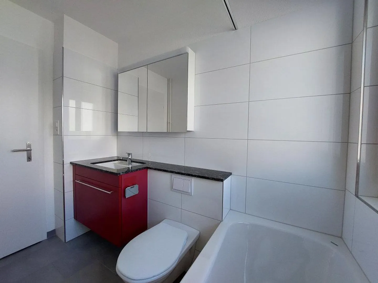 Bright 4-room apartment, modern, renovated - Photo 12 of 23