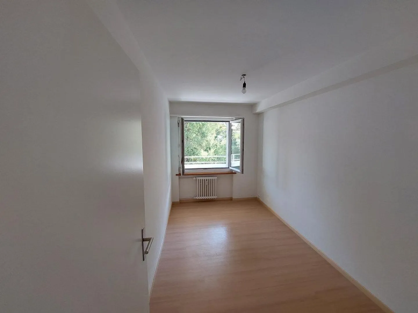 Bright 4-room apartment, modern, renovated - Photo 15 of 23