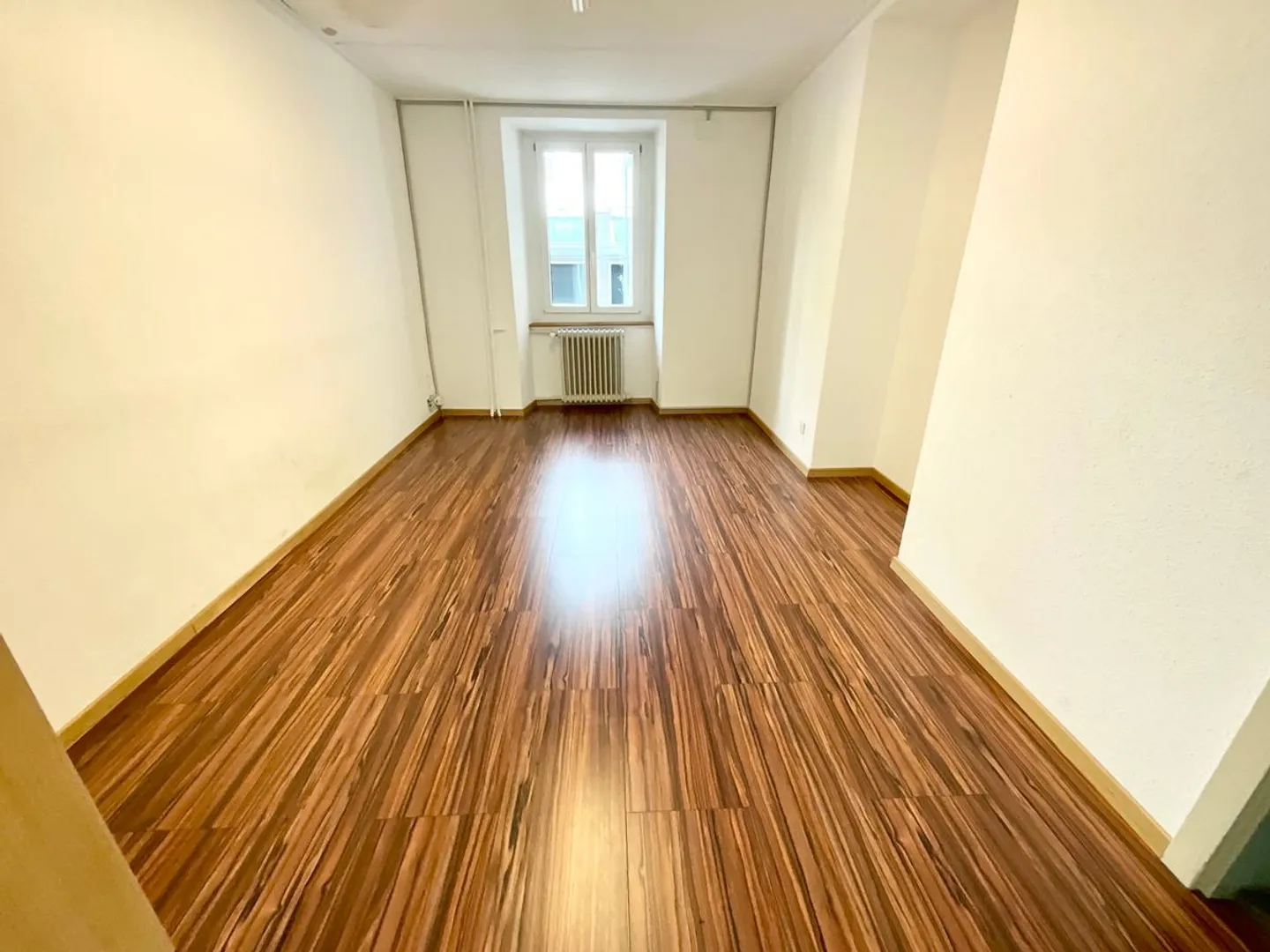 Light Commercial Space for Rent - City Center - Photo 4 of 7