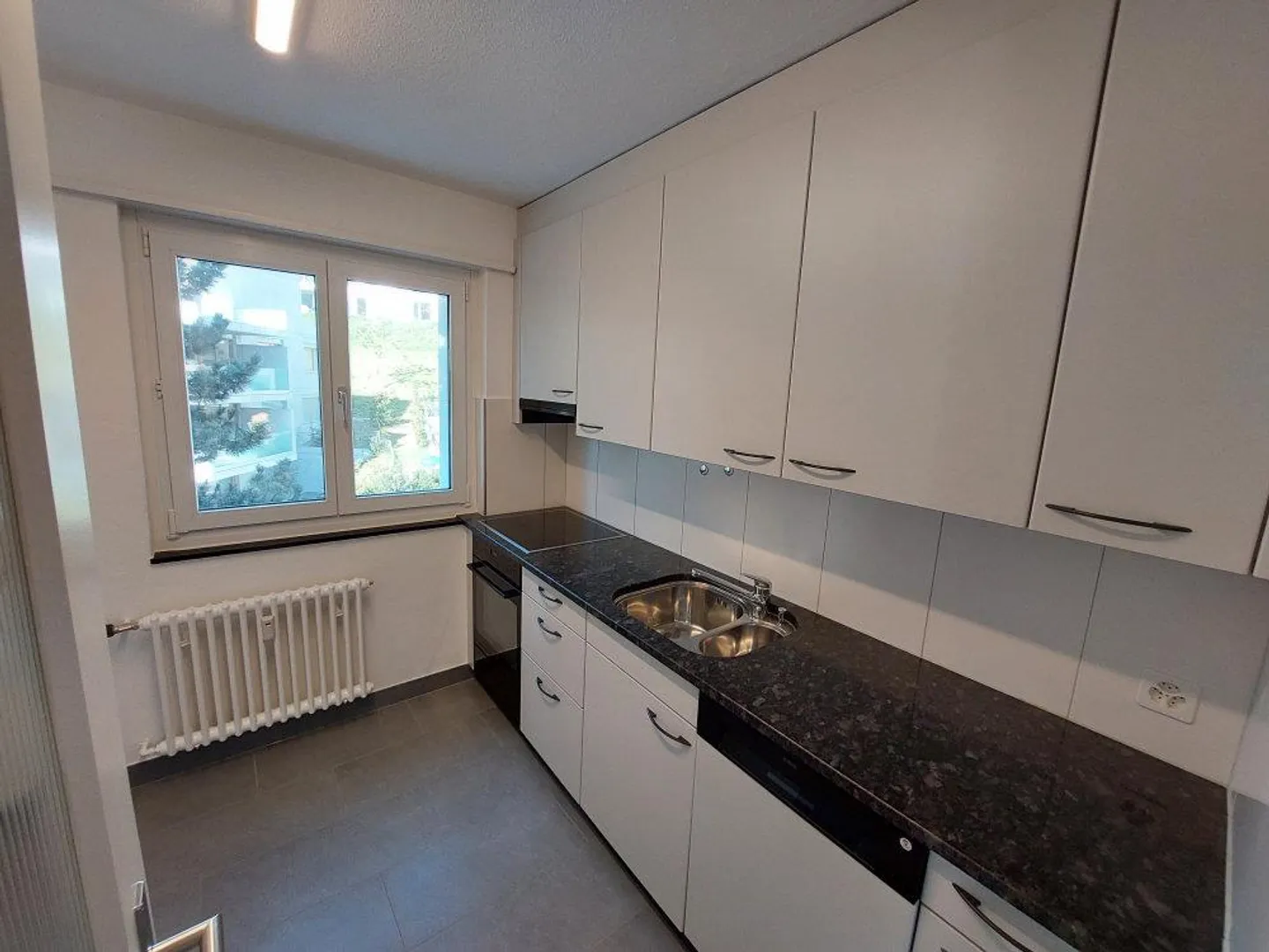 Bright 4-room apartment, modern, renovated - Photo 19 of 23