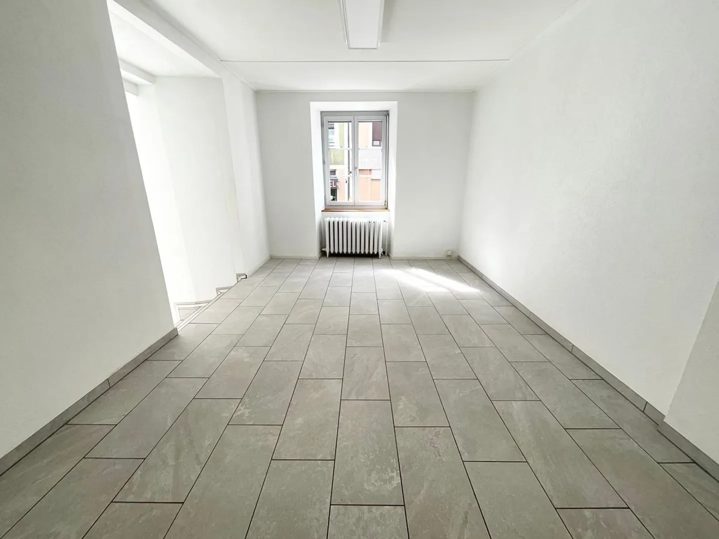 Light Commercial Space for Rent - City Center - Photo 5 of 7