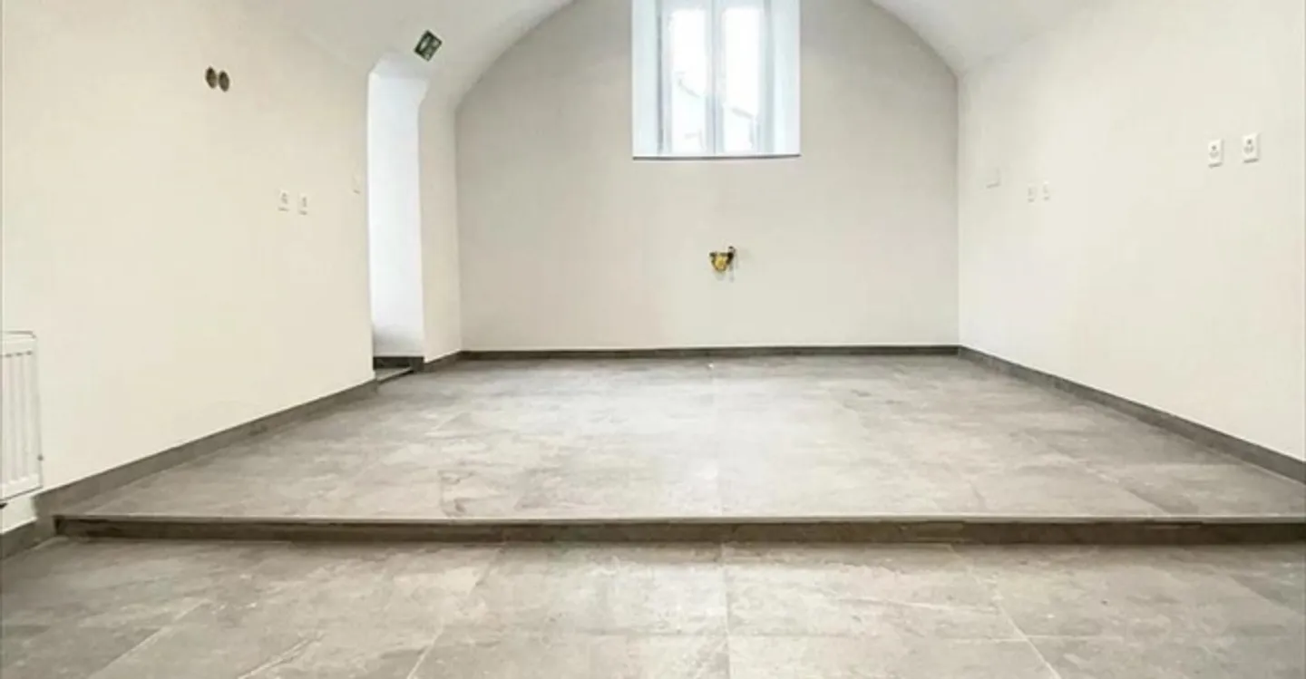 Arcade - Photo 2 of 6