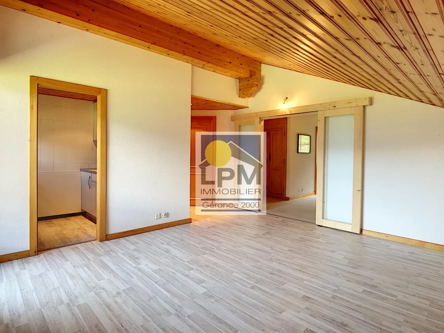 2.5 Room Apartment - Photo 4 of 11