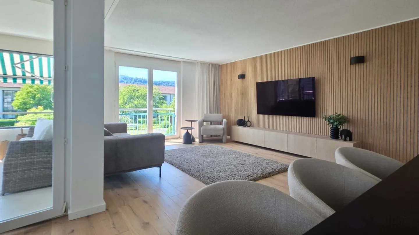 Stylish 5½-Room Apartment - Photo 1 of 15