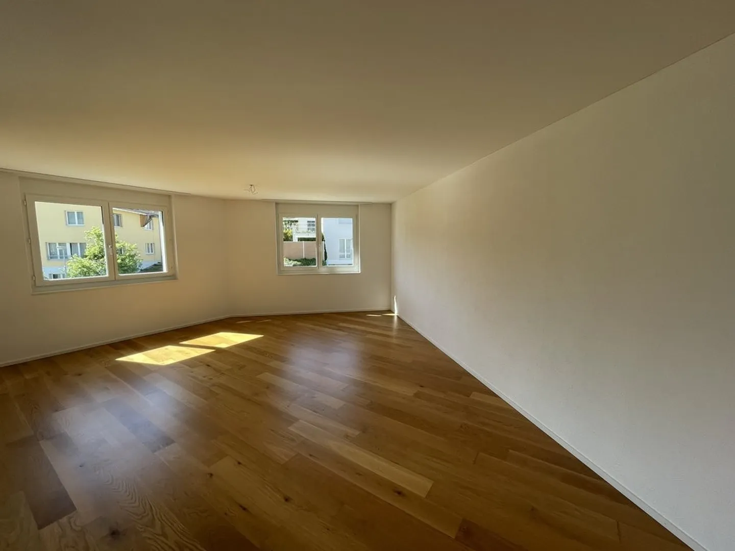 3.5 Room Apartment - Photo 3 of 8