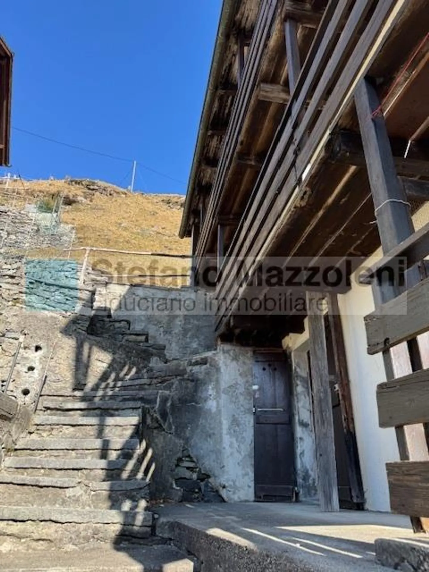 COMOLOGNO - Charming rustic house in the village - Photo 4 of 14