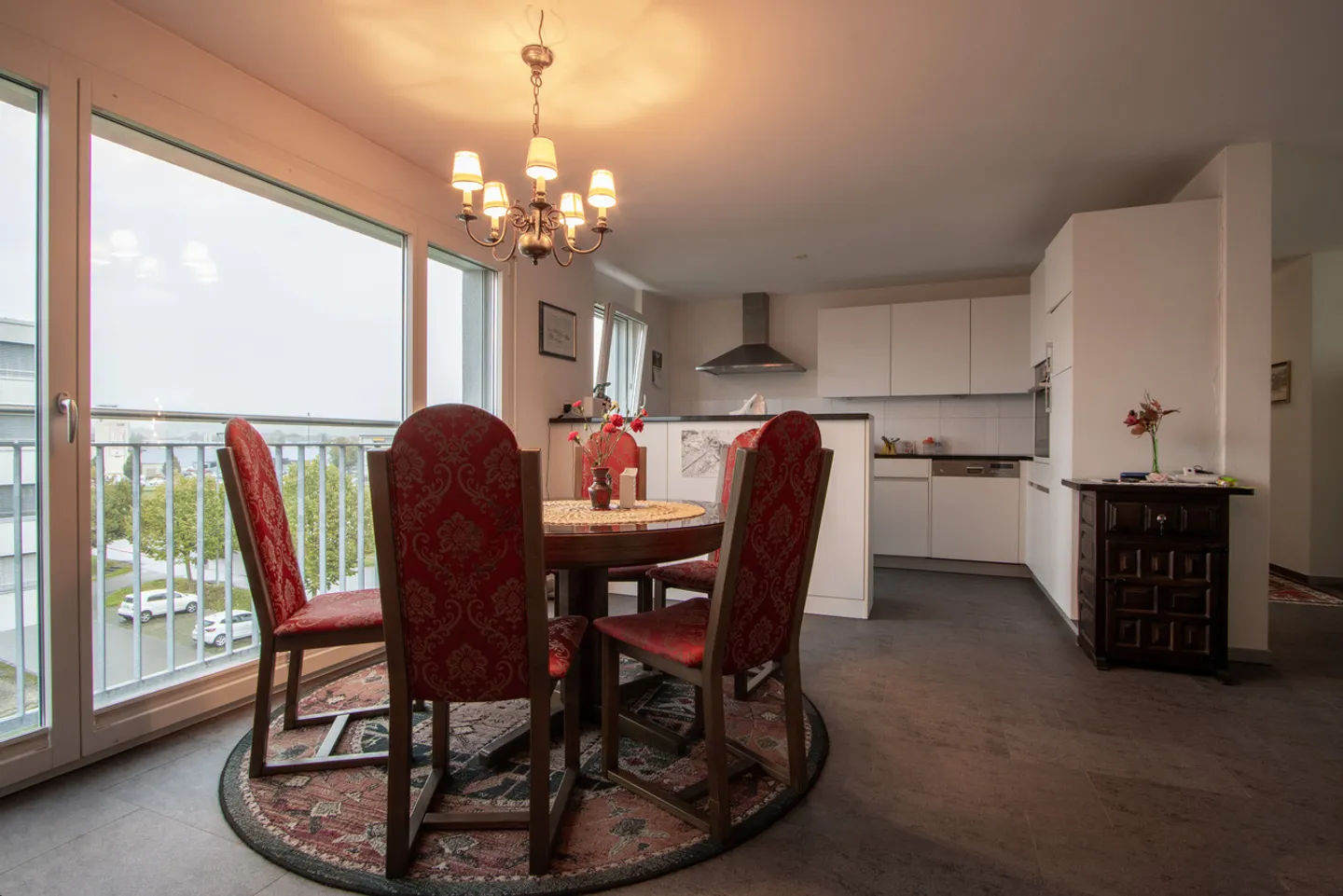 Central living & relaxing - stylish apartment with evening sun - Photo 4 of 11