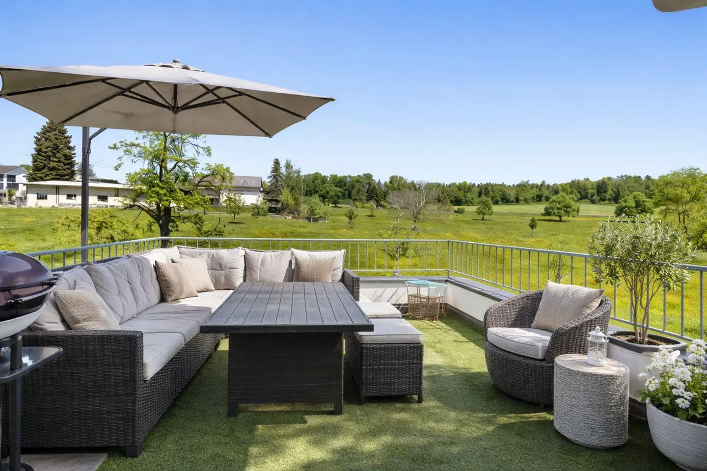 Appartamento Attico con Vista Panoramica a Oberwil-Lieli - Foto 6 di 11