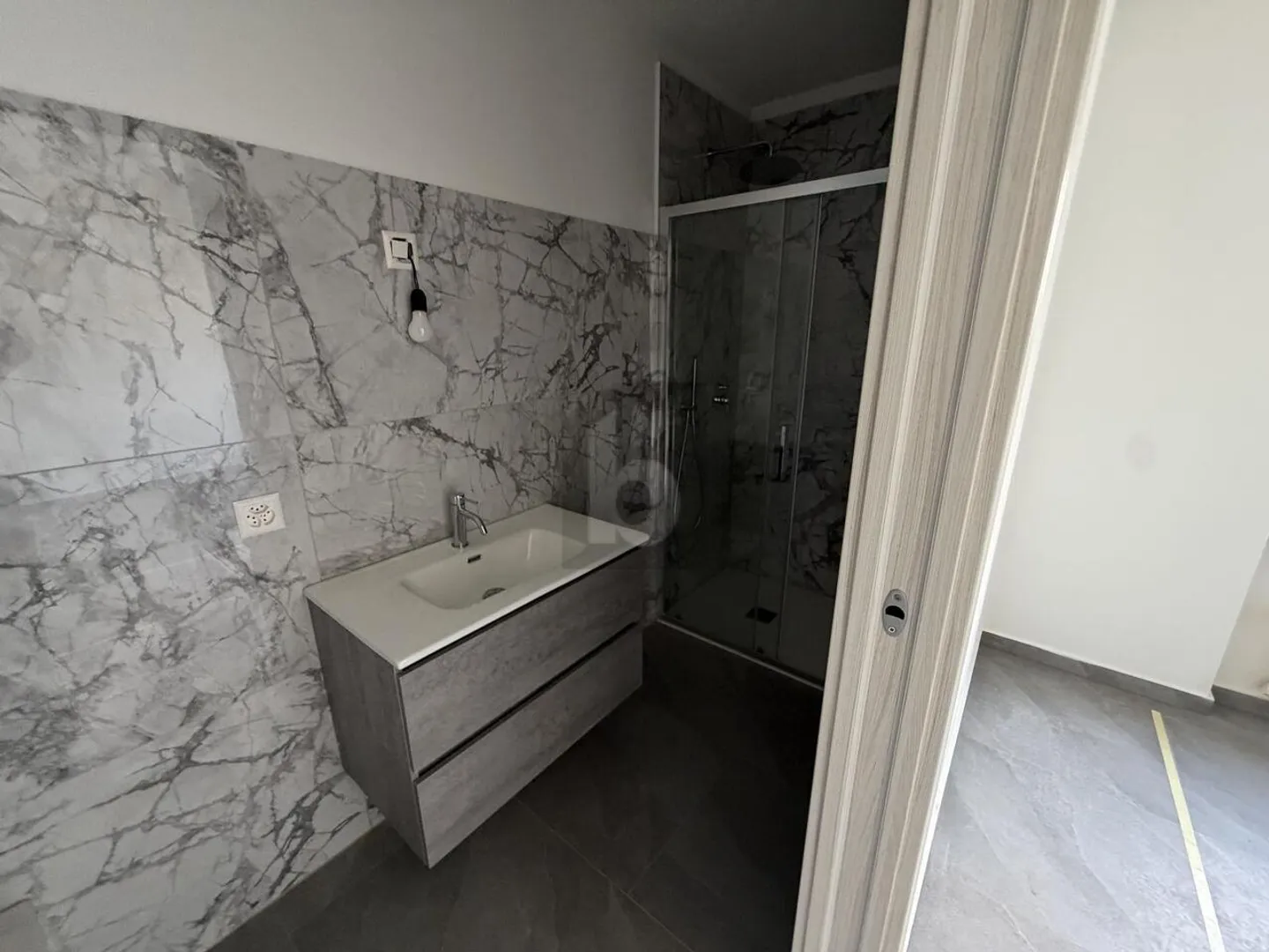 RENOVATED, LIKE NEW IN A CENTRAL LOCATION - Photo 5 of 6