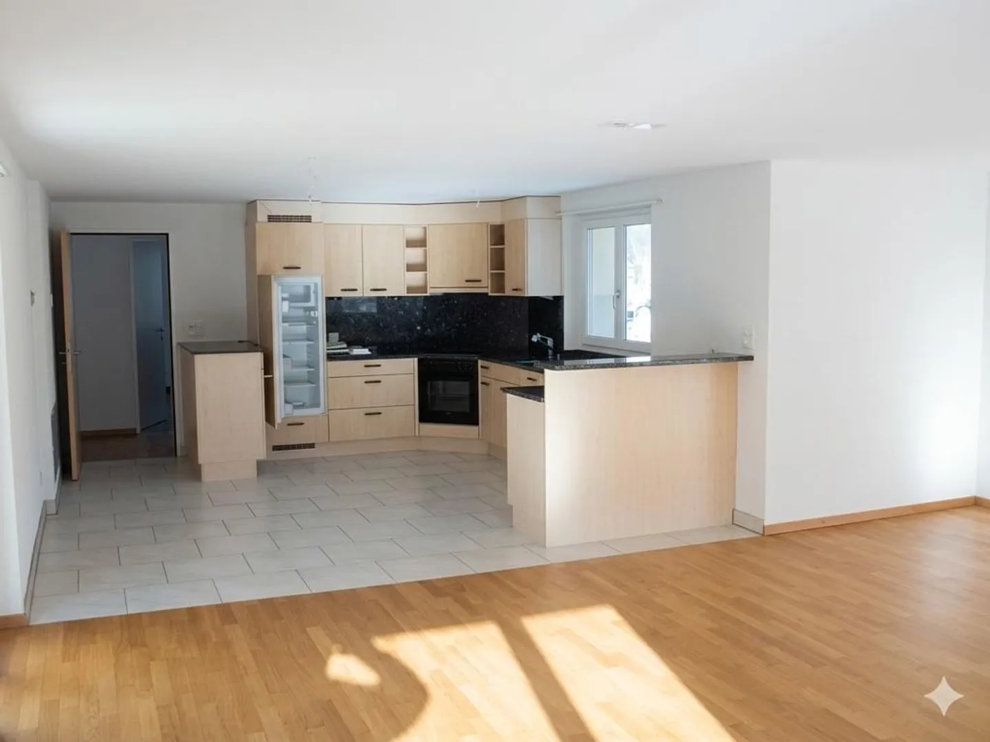 Ampio appartamento di 5,5 stanze - Foto 2 di 5