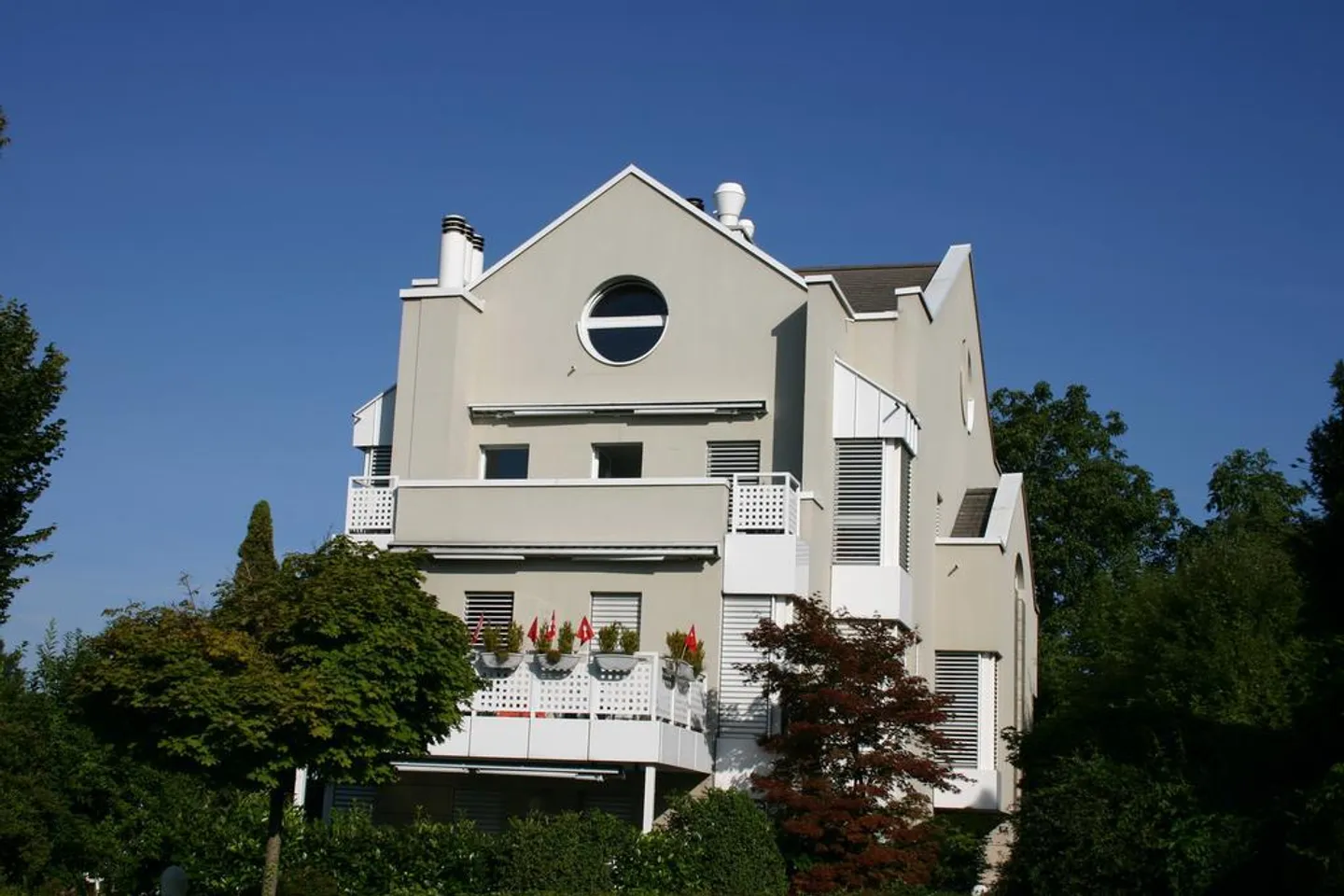 Exclusive 2.5-room garden apartment in Herrliberg - Photo 1 of 9