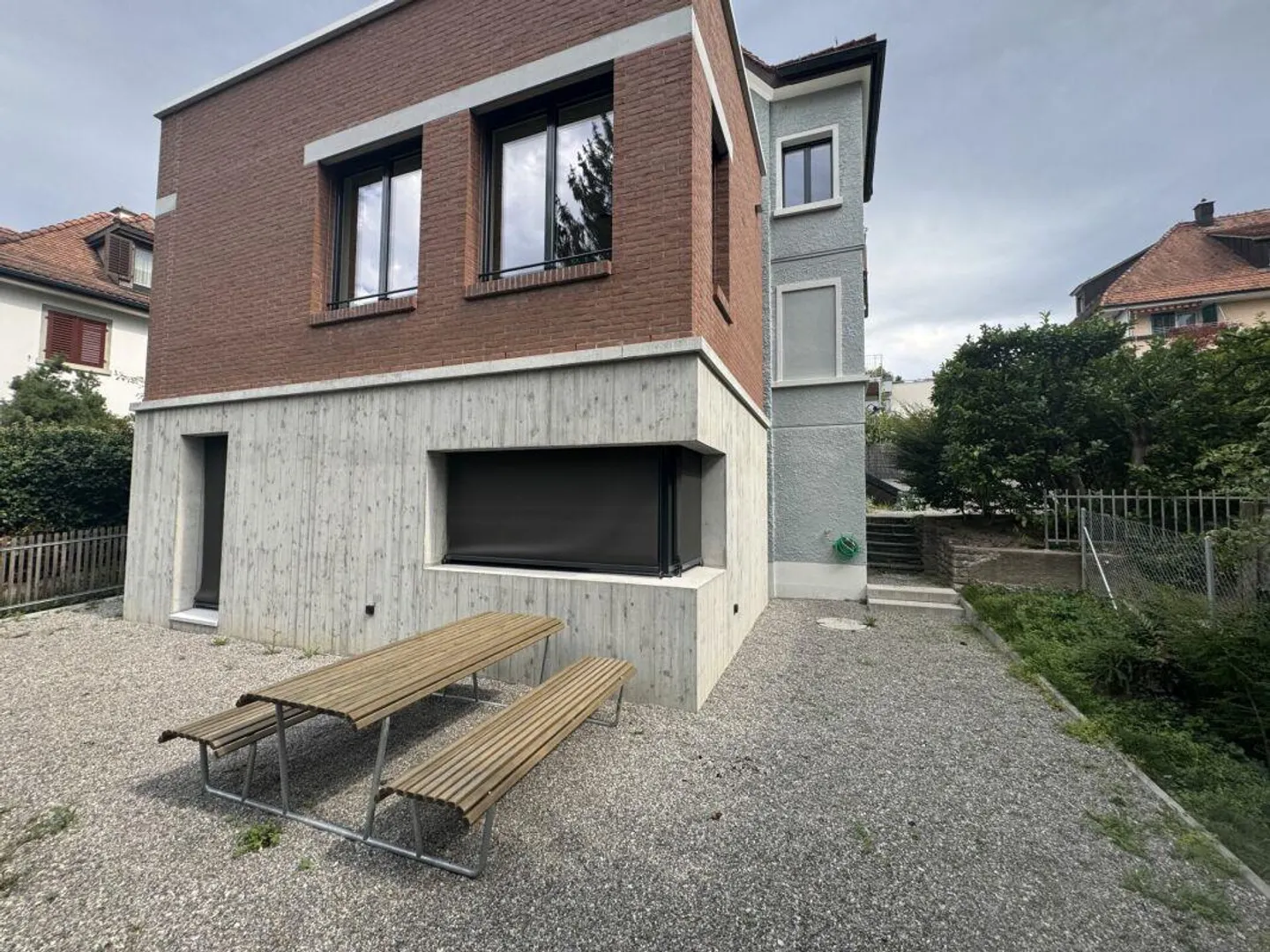 UNICO CASA A SCHIERA NEL DISTRETTO 2 - ARCHITETTURA CON CARATTERE - Foto 2 di 18