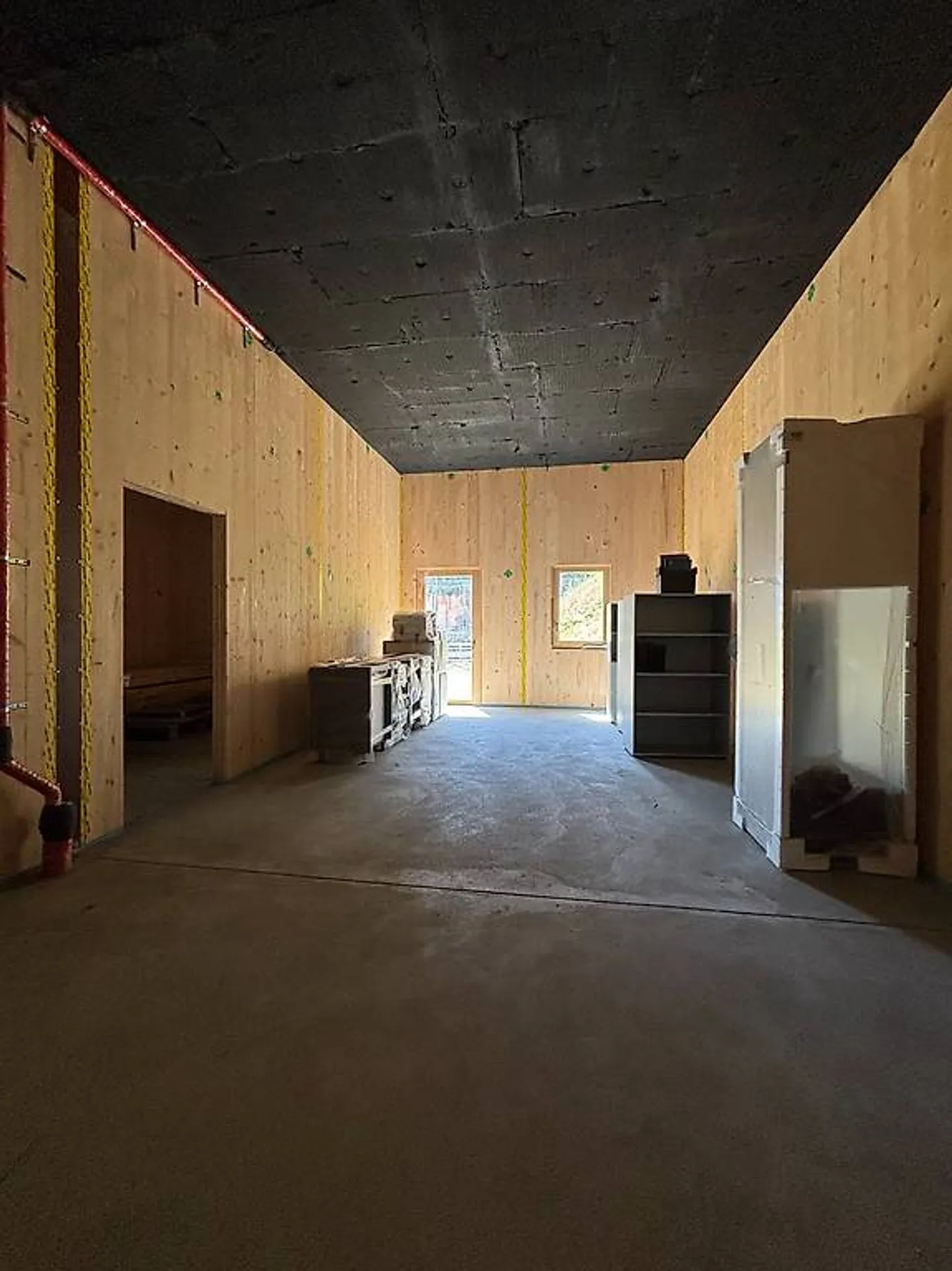 Espace de bureau ou de stockage pour les entreprises artisanales - Photo 5 sur 6
