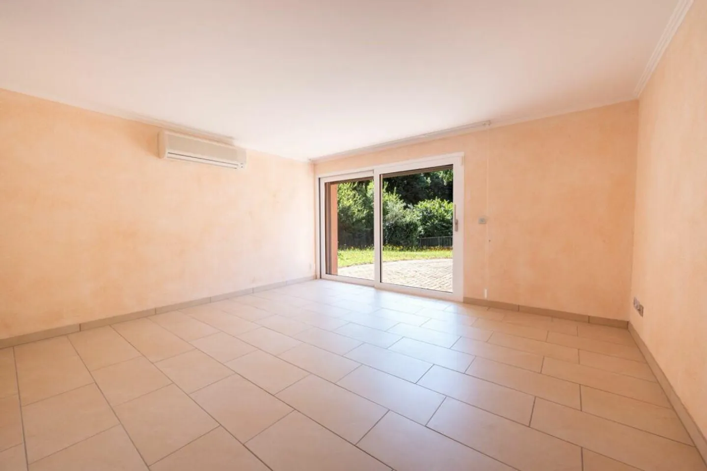 Maison avec grand jardin et appartement d'invités - Photo 7 sur 14