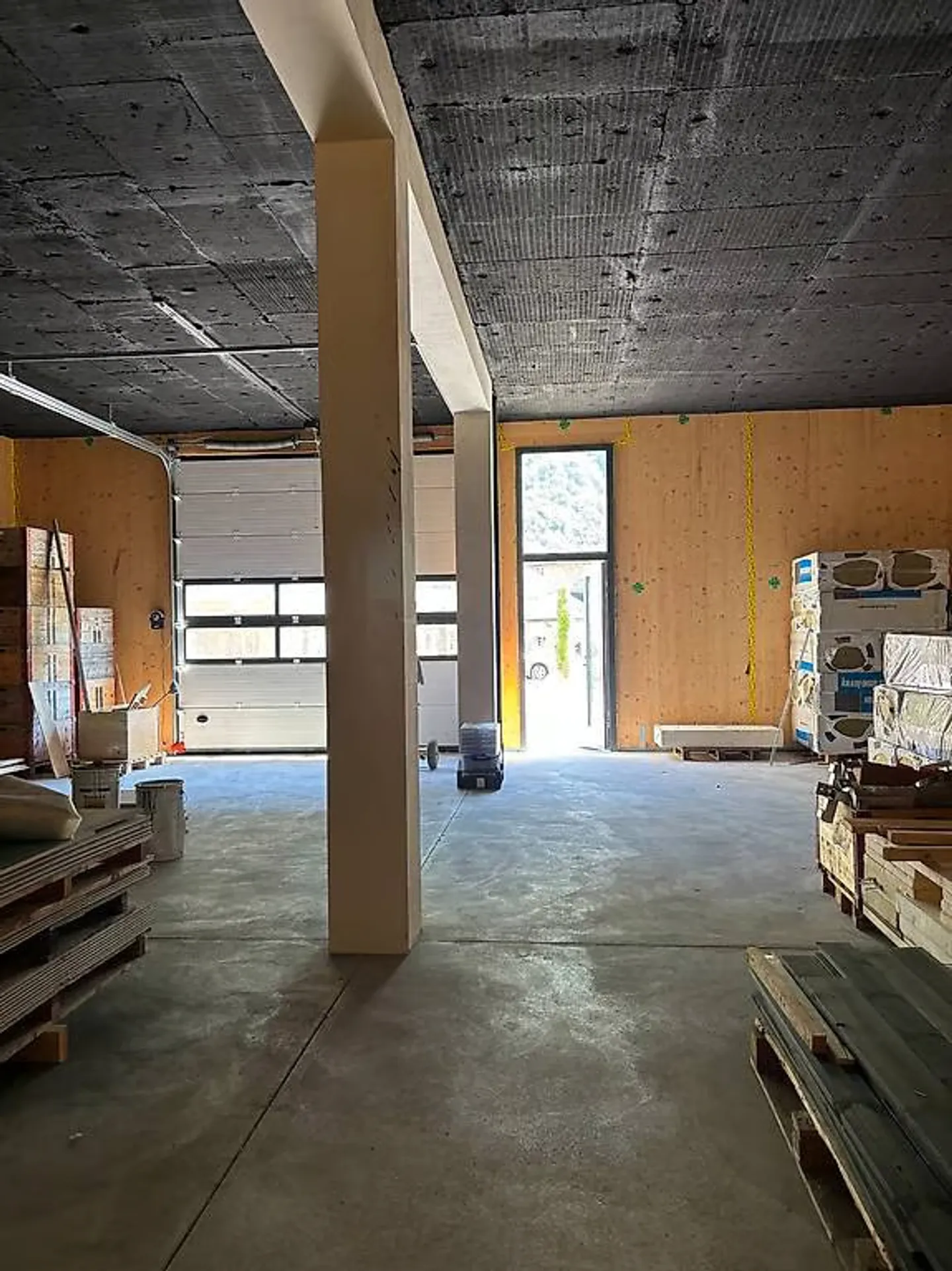 Espace de bureau ou de stockage pour les entreprises artisanales - Photo 6 sur 6