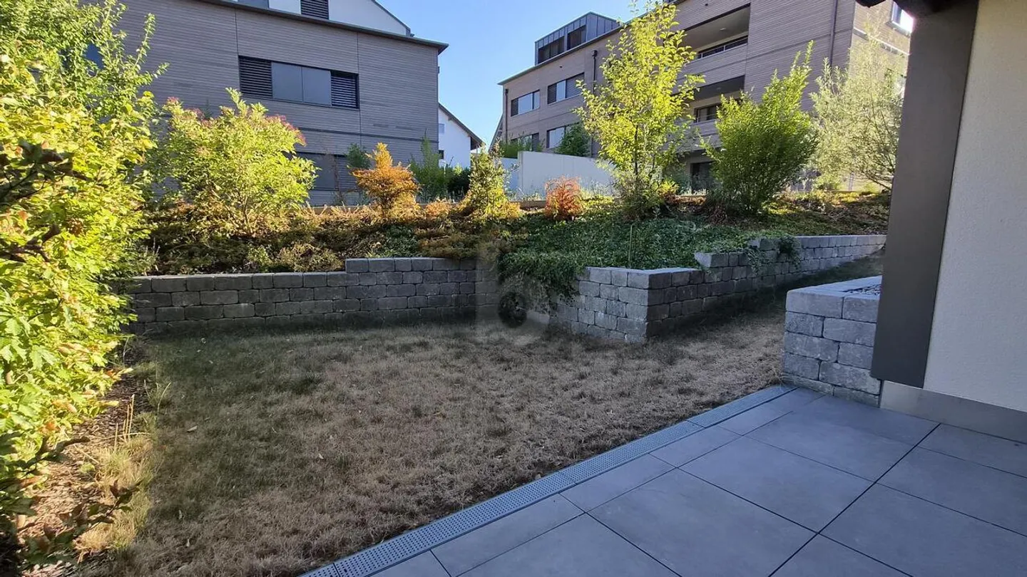 Appartement moderne avec terrasse privée - Photo 4 sur 6