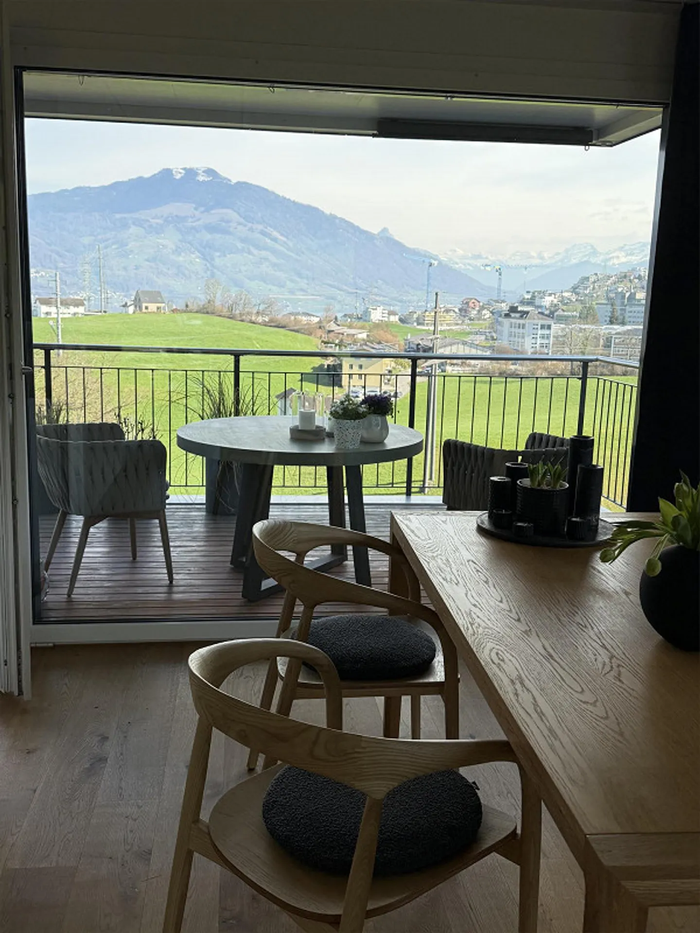 Appartement 4 1/2 pièces dans la verdure - Photo 3 sur 7