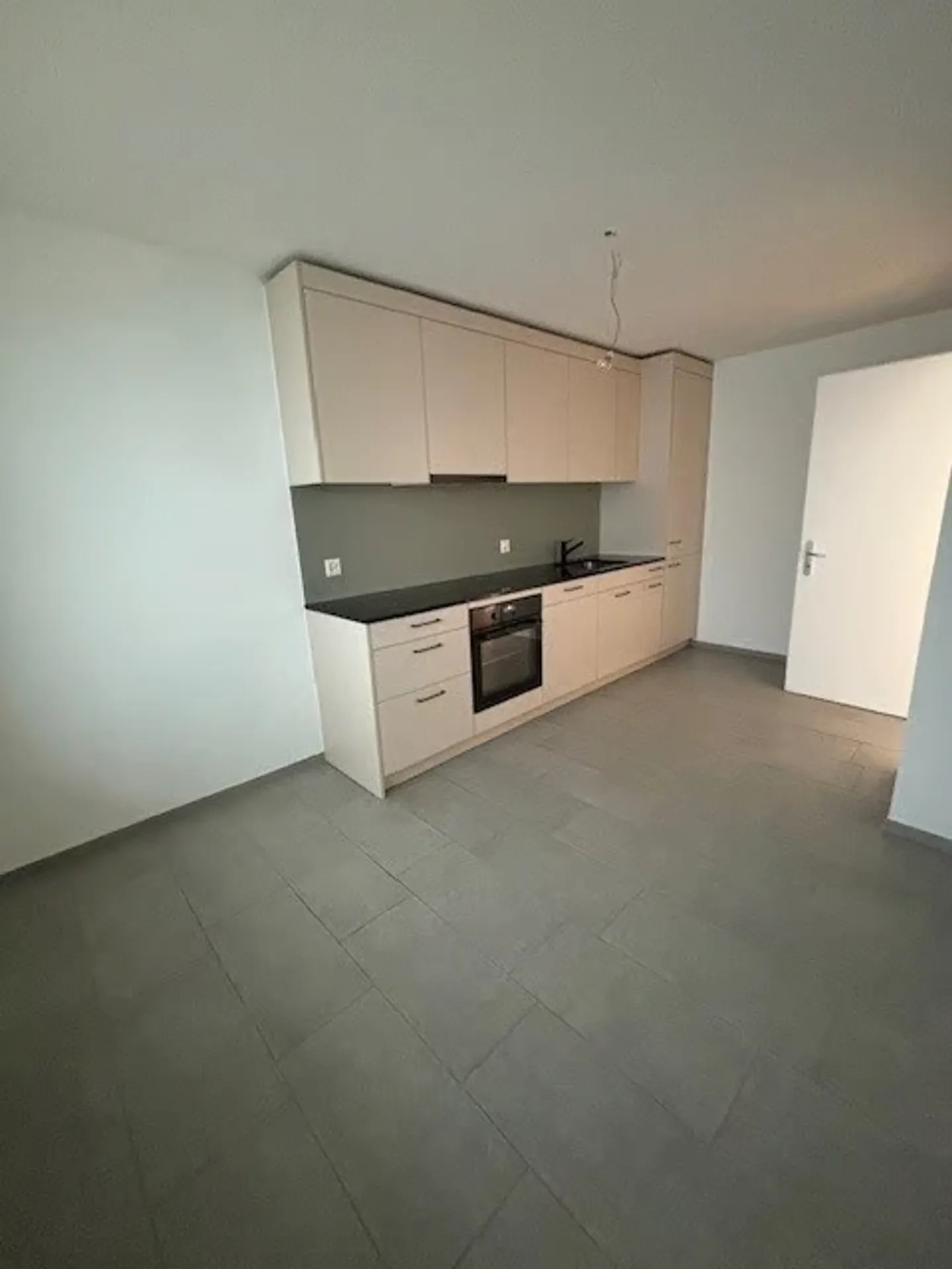 2 Zimmer-Wohnung, 4112 Flüh - Photo 1 of 13