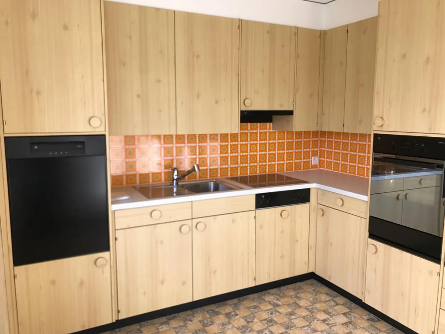Tramelan - Beautiful 4-Room Apartment on the 1st Floor - Photo 2 of 6