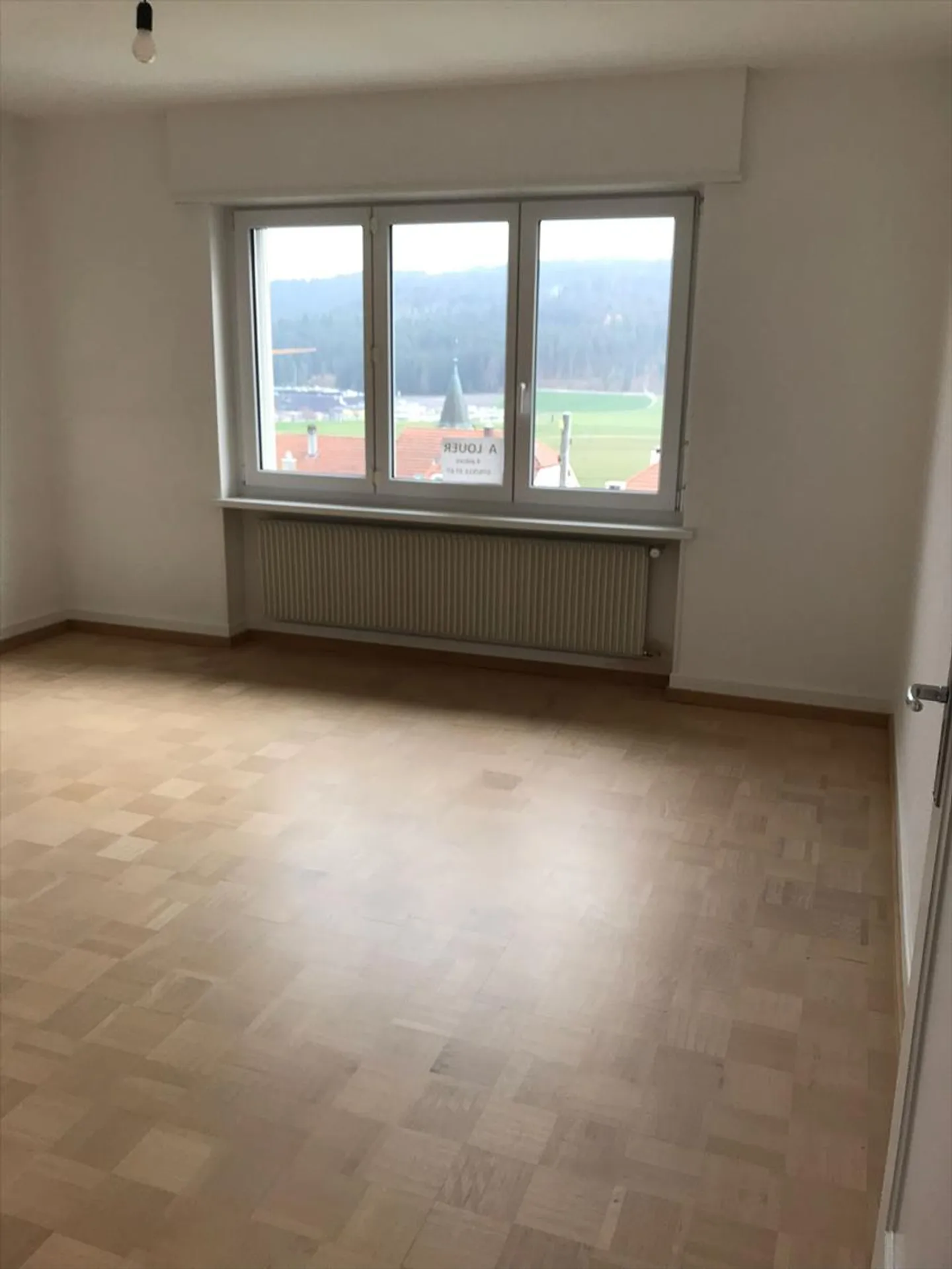 Tramelan - Beautiful 4-Room Apartment on the 1st Floor - Photo 4 of 6