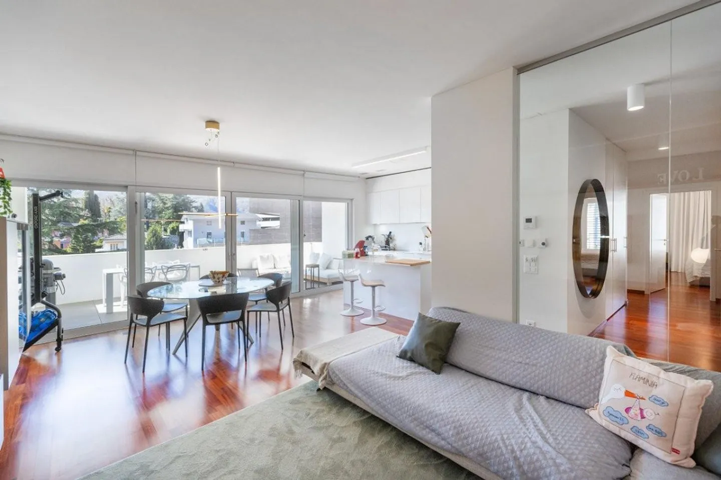 Appartamento attico con 4,5 stanze e vista libera a Lugano-Besso - Foto 1 di 16